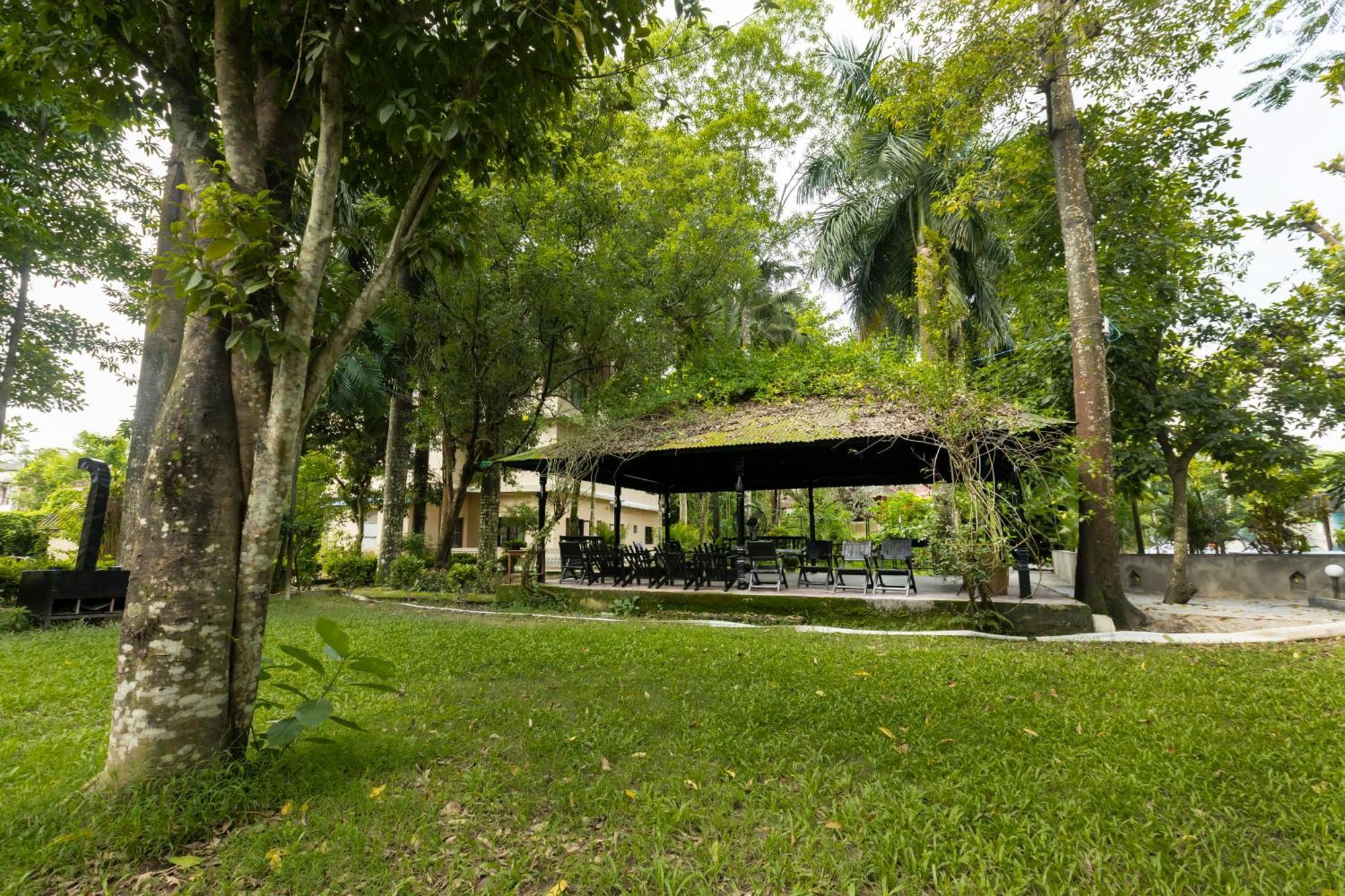 Hotel Parkside & Swimming Pool-Between Greenery And Azure ,Your Perfect Retreat 치트완 외부 사진
