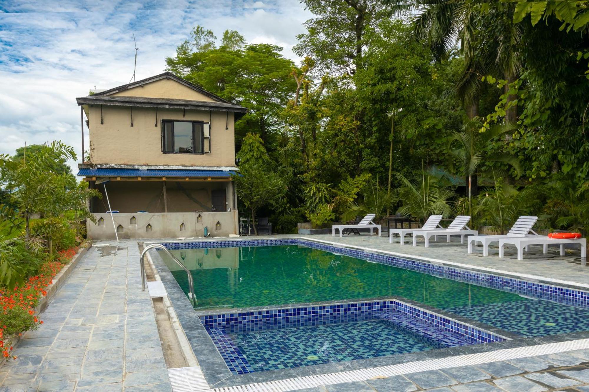 Hotel Parkside & Swimming Pool-Between Greenery And Azure ,Your Perfect Retreat 치트완 외부 사진